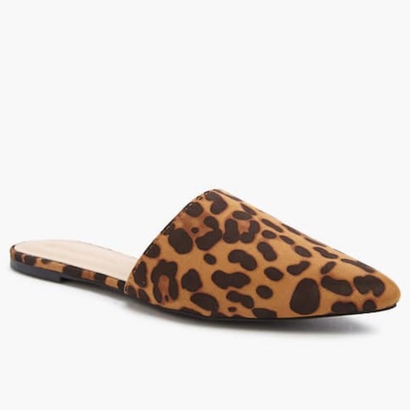 Carole Baskin's Vibe Leopard Pointed Flat Mules - Picture 3 of 8